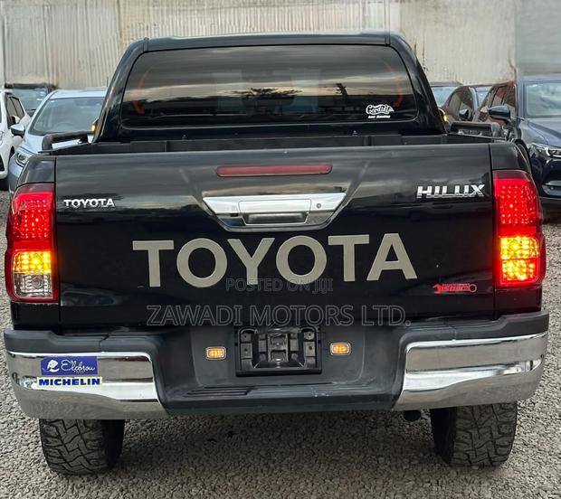 Toyota Hilux Revo Double Cab Deisel 2.4 AWD 2019 Black