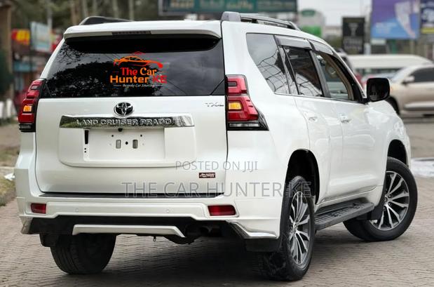 Toyota Land Cruiser Prado 2.8 2021 Pearl