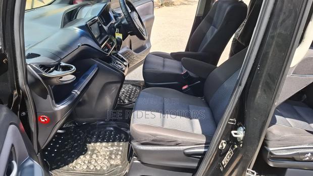 Toyota Noah 2.0 FWD (6 Seater) 2015 Black