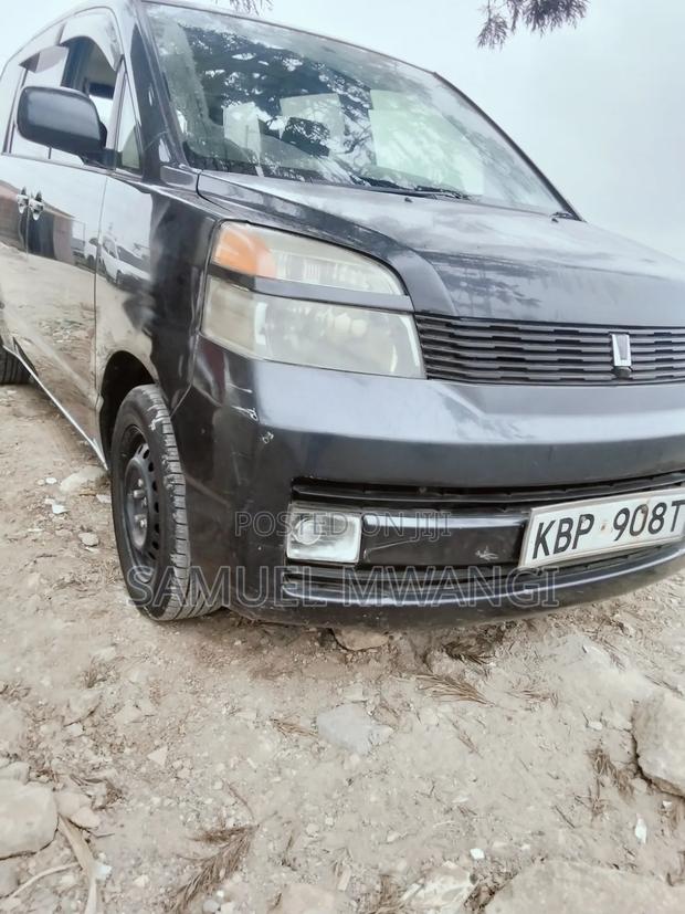 Toyota Voxy 2005 Black