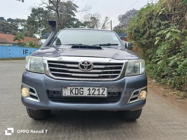 Toyota Hilux 3.0 D-4D 4x4 2014 Gray