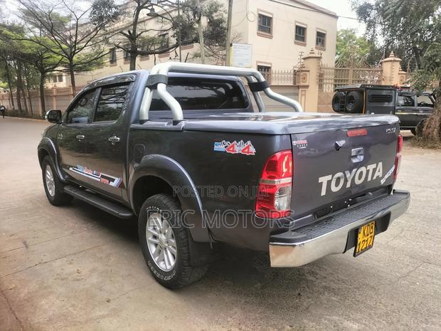 Toyota Hilux 2014 Gray