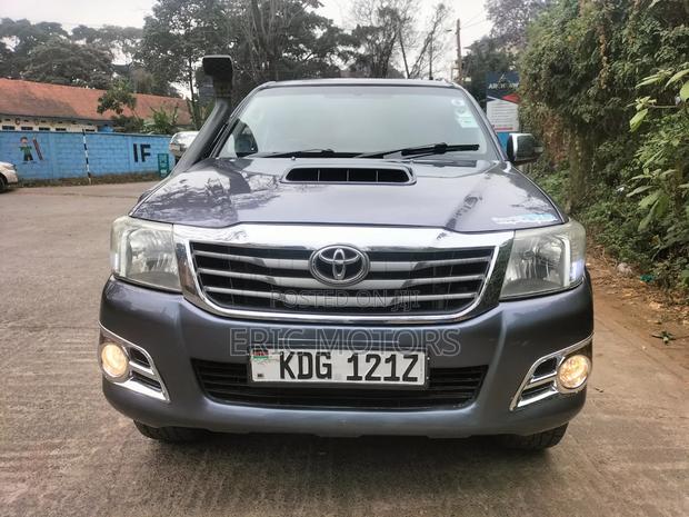 Toyota Hilux 2014 Gray