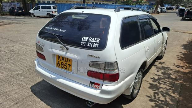 Toyota Corolla G-Touring 2000 White