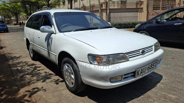 Toyota Corolla G-Touring 2000 White