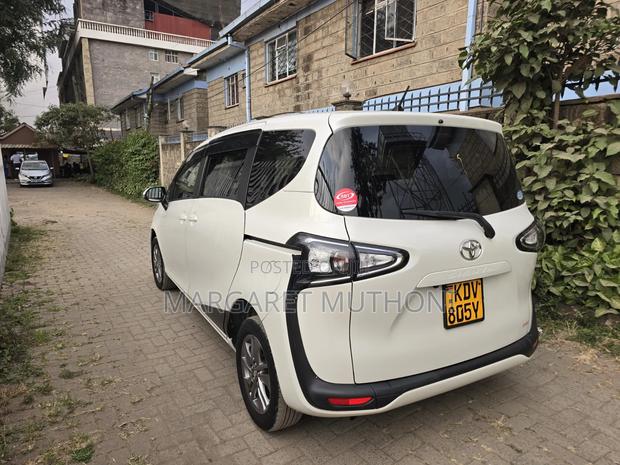 Toyota Sienta 2019 White