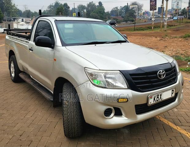 Toyota Hilux 2013 Gold