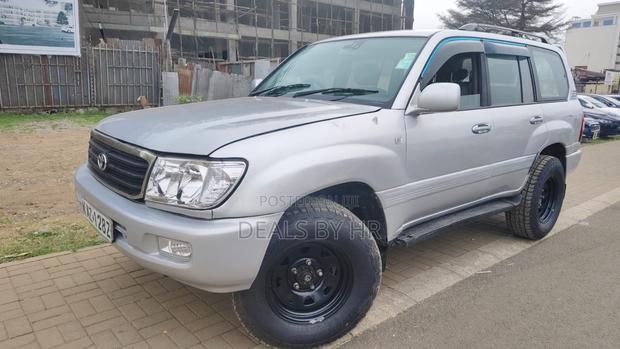 Toyota Land Cruiser 100 4.2 2008 Silver