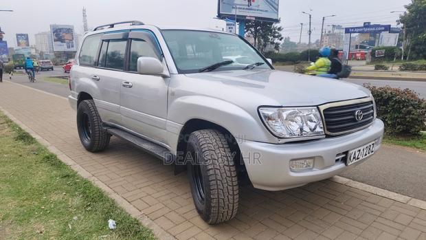 Toyota Land Cruiser 100 4.2 2008 Silver