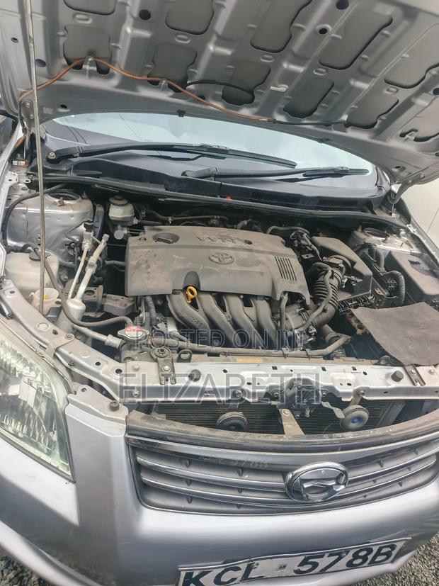 Toyota Axio 2010 Silver