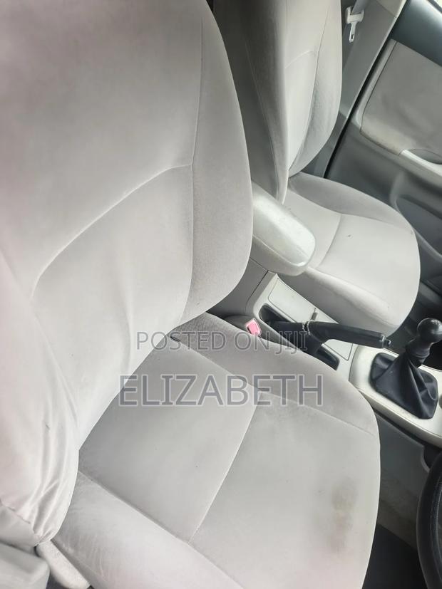 Toyota Axio 2010 Silver