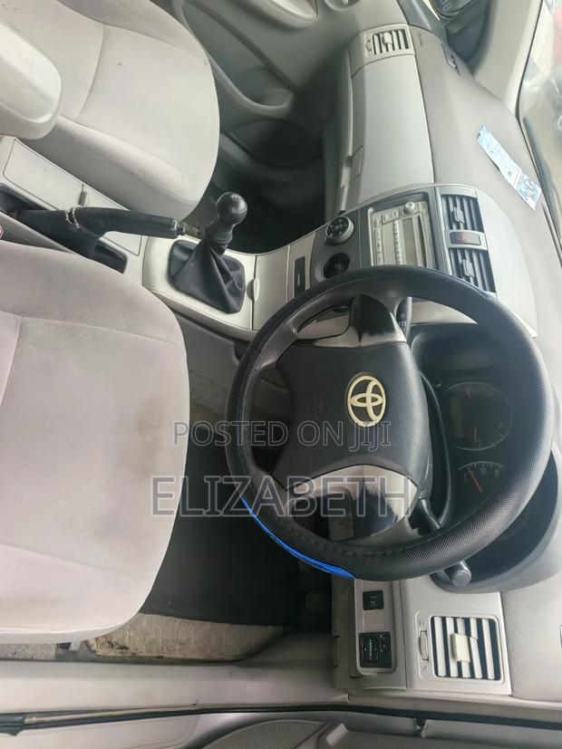Toyota Axio 2010 Silver