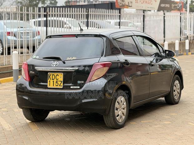 Toyota Vitz 1.0 FWD 5dr 2013 Black