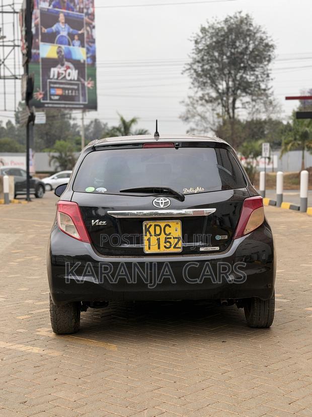 Toyota Vitz 1.0 FWD 5dr 2013 Black