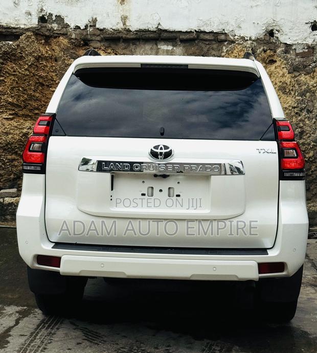 Toyota Land Cruiser Prado 2021 White