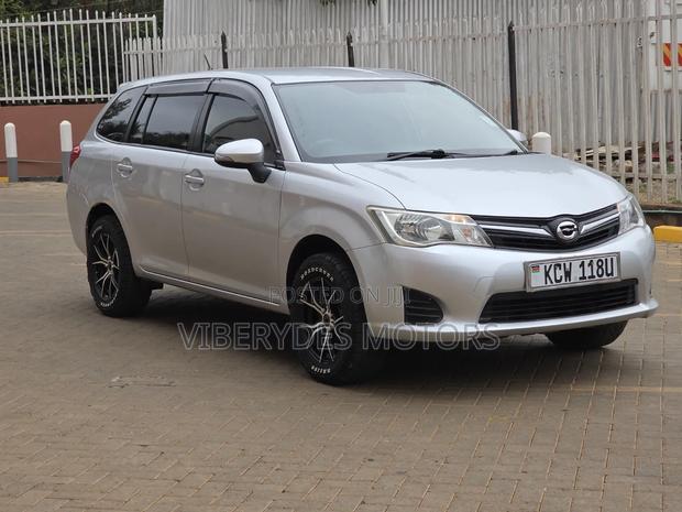 Toyota Corolla Fielder 2012 Silver