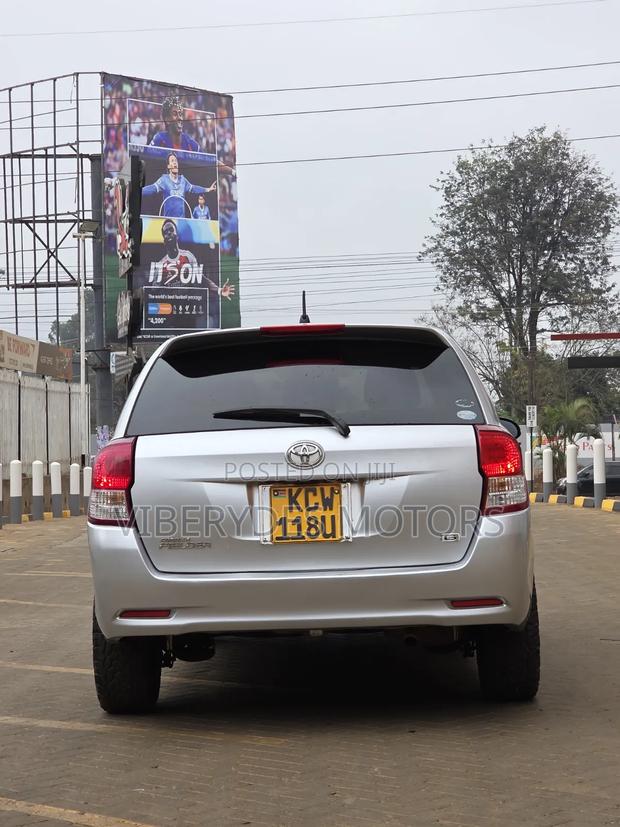 Toyota Corolla Fielder 2012 Silver