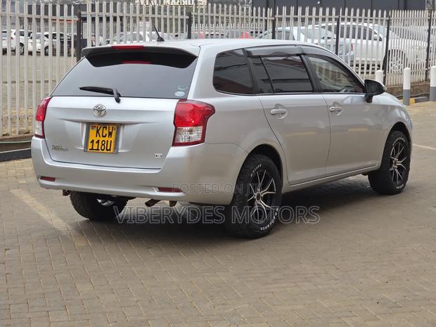 Toyota Corolla Fielder 2012 Silver