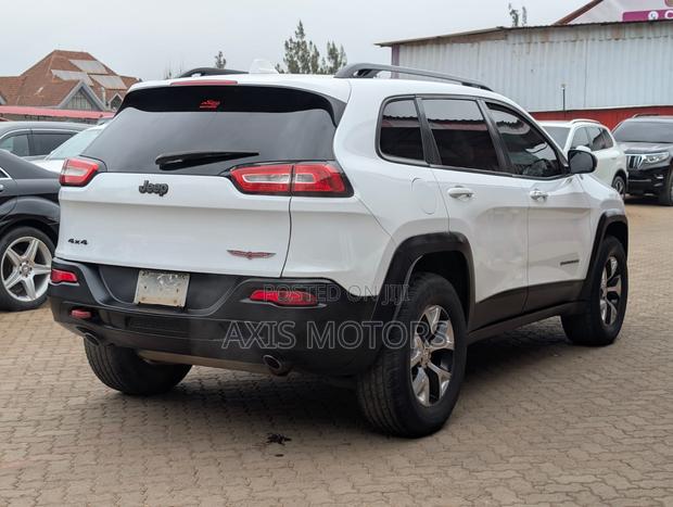 Jeep Cherokee 2015 White