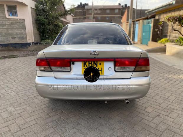 Nissan Sunny 2003 Silver
