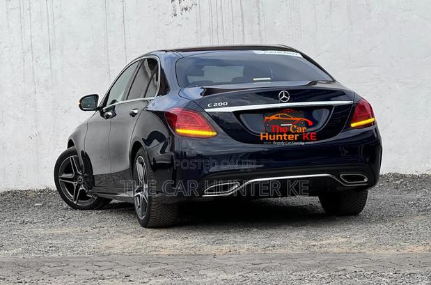 Mercedes-Benz C200 2019 Blue