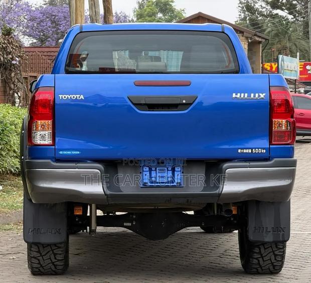 Toyota Hilux 2019 Blue