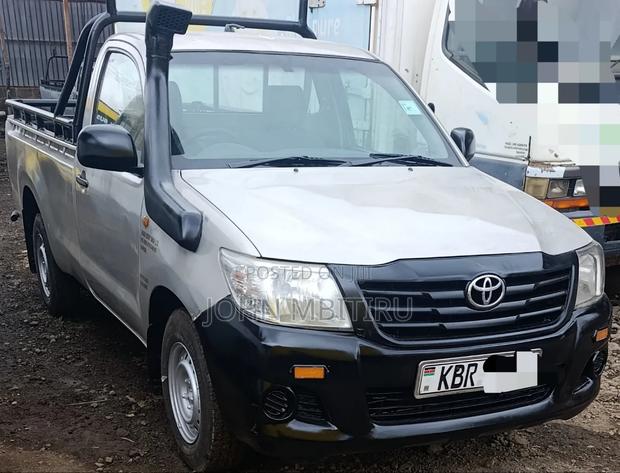 Toyota Hilux 2011 Silver