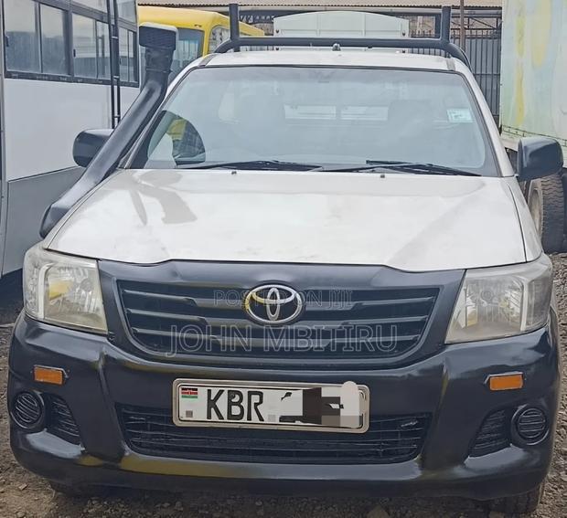 Toyota Hilux 2011 Silver