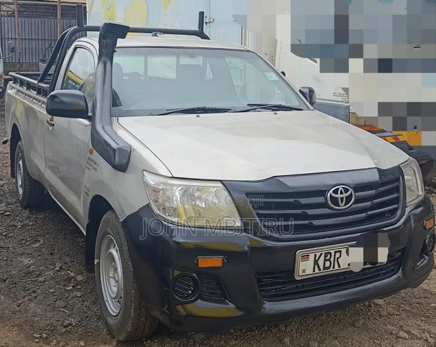 Toyota Hilux 2011 Silver
