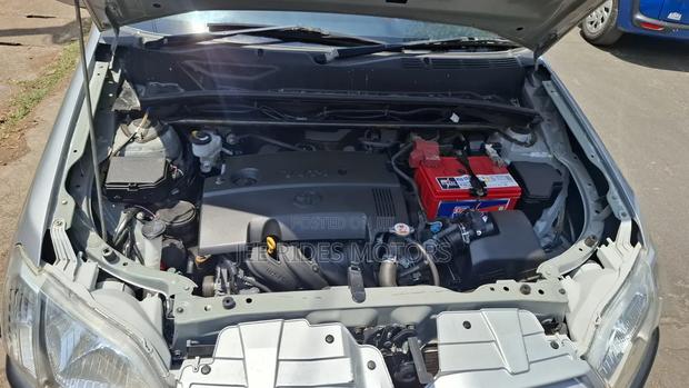Toyota Succeed 2019 Silver