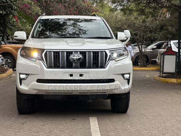 Toyota Land Cruiser Prado 2.8 2021 White
