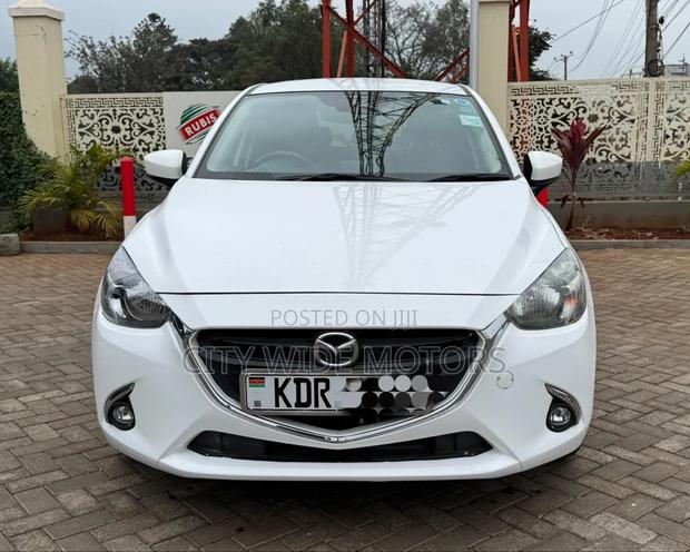 Mazda Demio 2018 White