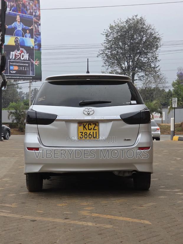 Toyota Wish 2013 Silver