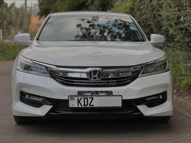 Honda Accord Hybrid 2019 White