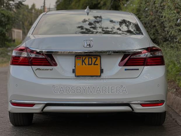 Honda Accord Hybrid 2019 White