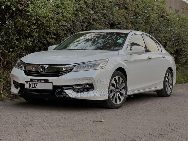 Honda Accord Hybrid 2019 White