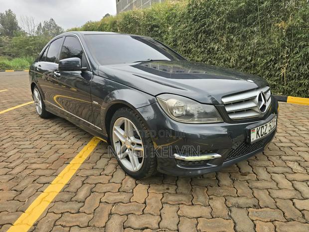 Mercedes-Benz C250 2013 Black