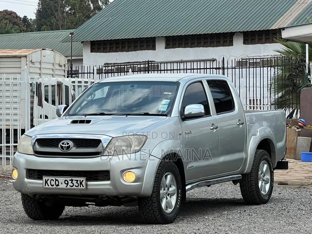 Toyota Hilux 2012 Silver