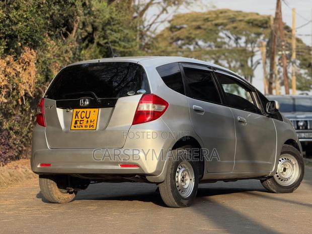 Honda Fit Automatic 2012 Silver