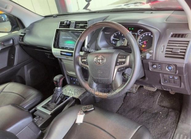Toyota Land Cruiser Prado 2021 Gray