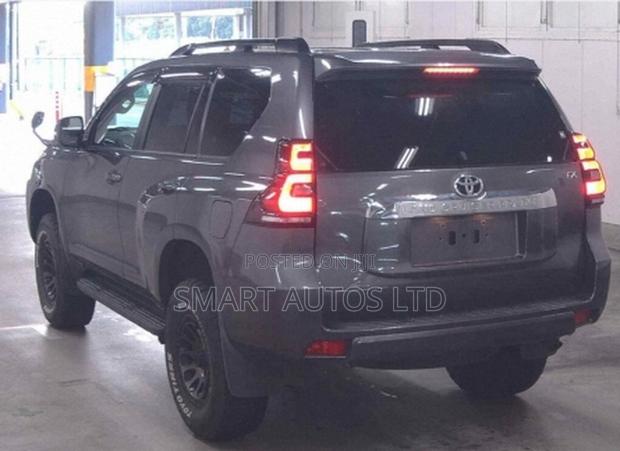 Toyota Land Cruiser Prado 2021 Gray