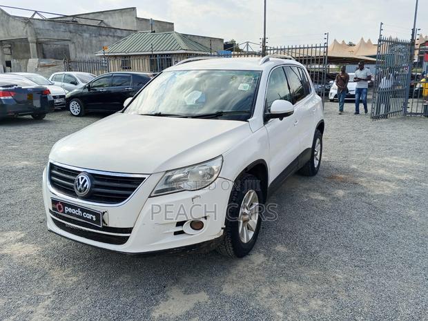 Volkswagen Tiguan S 2011 White