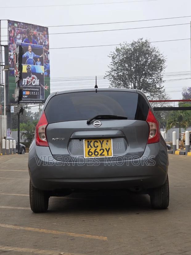 Nissan Note 2012