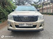 Toyota Hilux 2.5 D-4D SRX 2012 Gold for sale