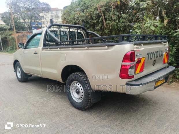 Toyota Hilux 2.5 D-4D SRX 2012 Gold