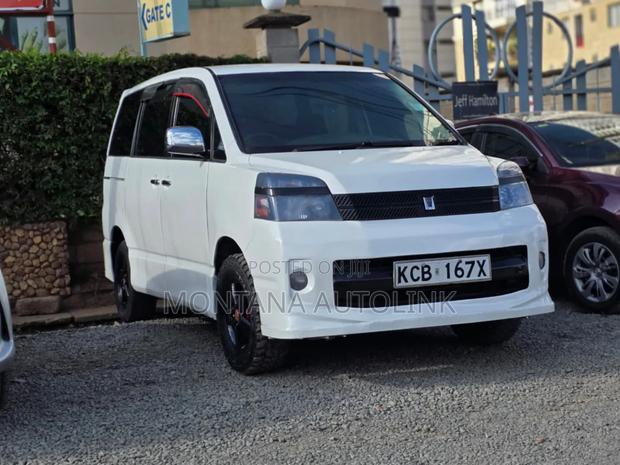 Toyota Voxy ZS 2WD 8-Seater 2007 Pearl