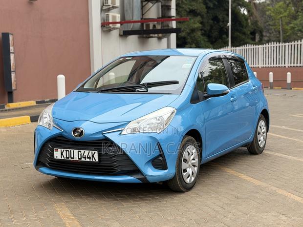 Toyota Vitz 1.0 FWD 5dr 2018 Blue