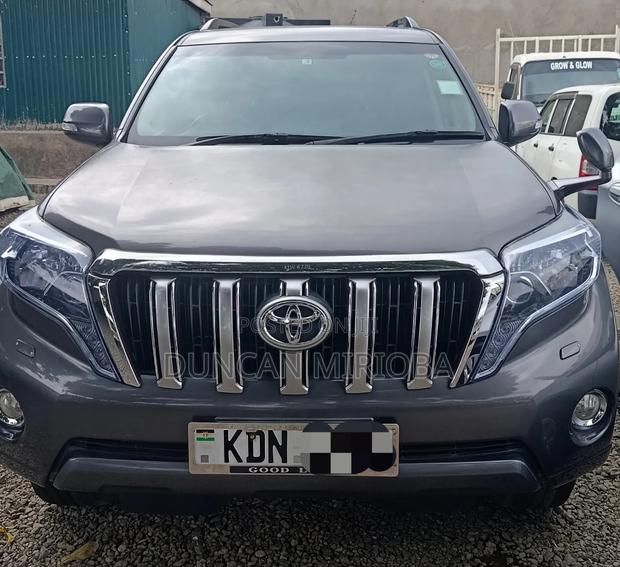 Toyota Land Cruiser Prado 2017 Gray