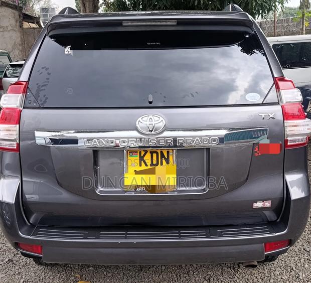 Toyota Land Cruiser Prado 2017 Gray