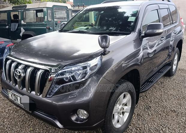 Toyota Land Cruiser Prado 2017 Gray